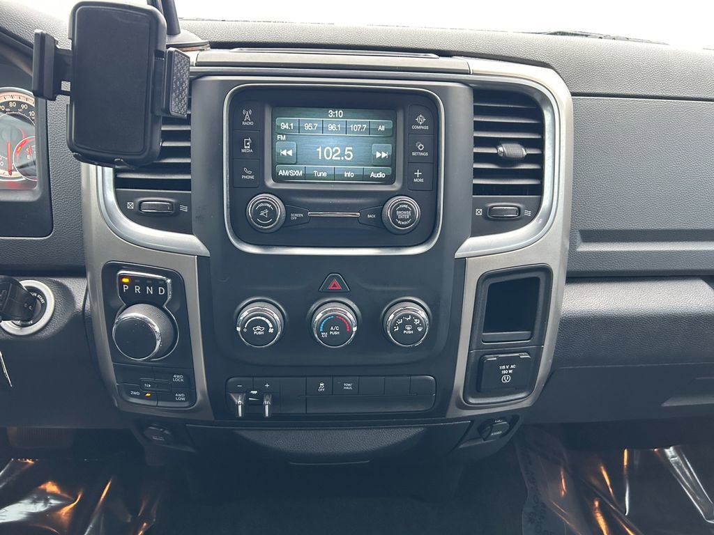 Used 2016 RAM 1500 Classic SLT w/ SLT Plus D￩cor Group image 12