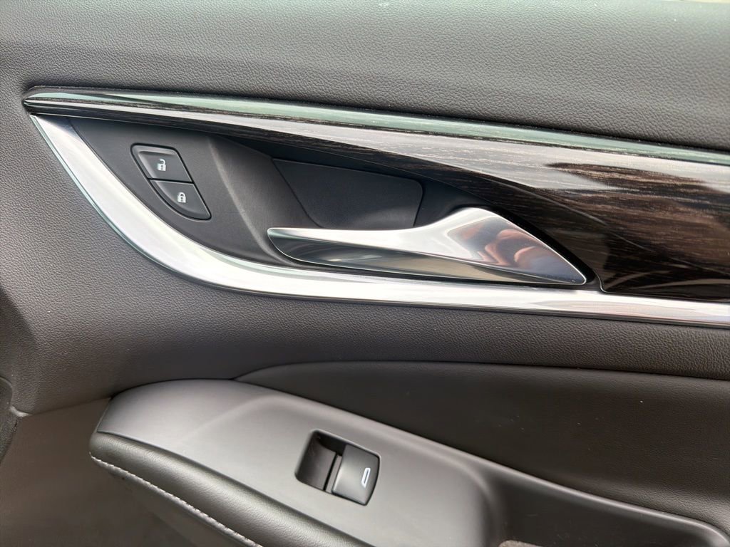 Used 2021 Buick Enclave Avenir w/ Avenir Technology Package image 33