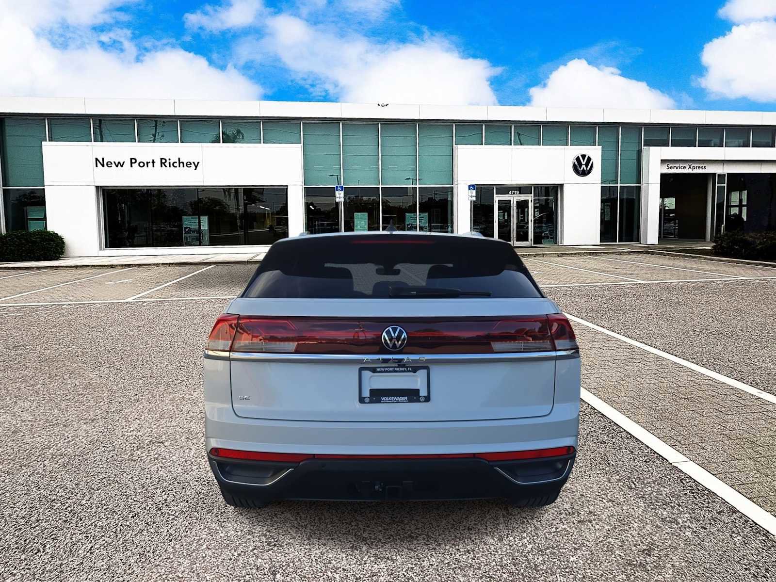 Used 2026 Volkswagen Atlas Cross Sport SE image 7