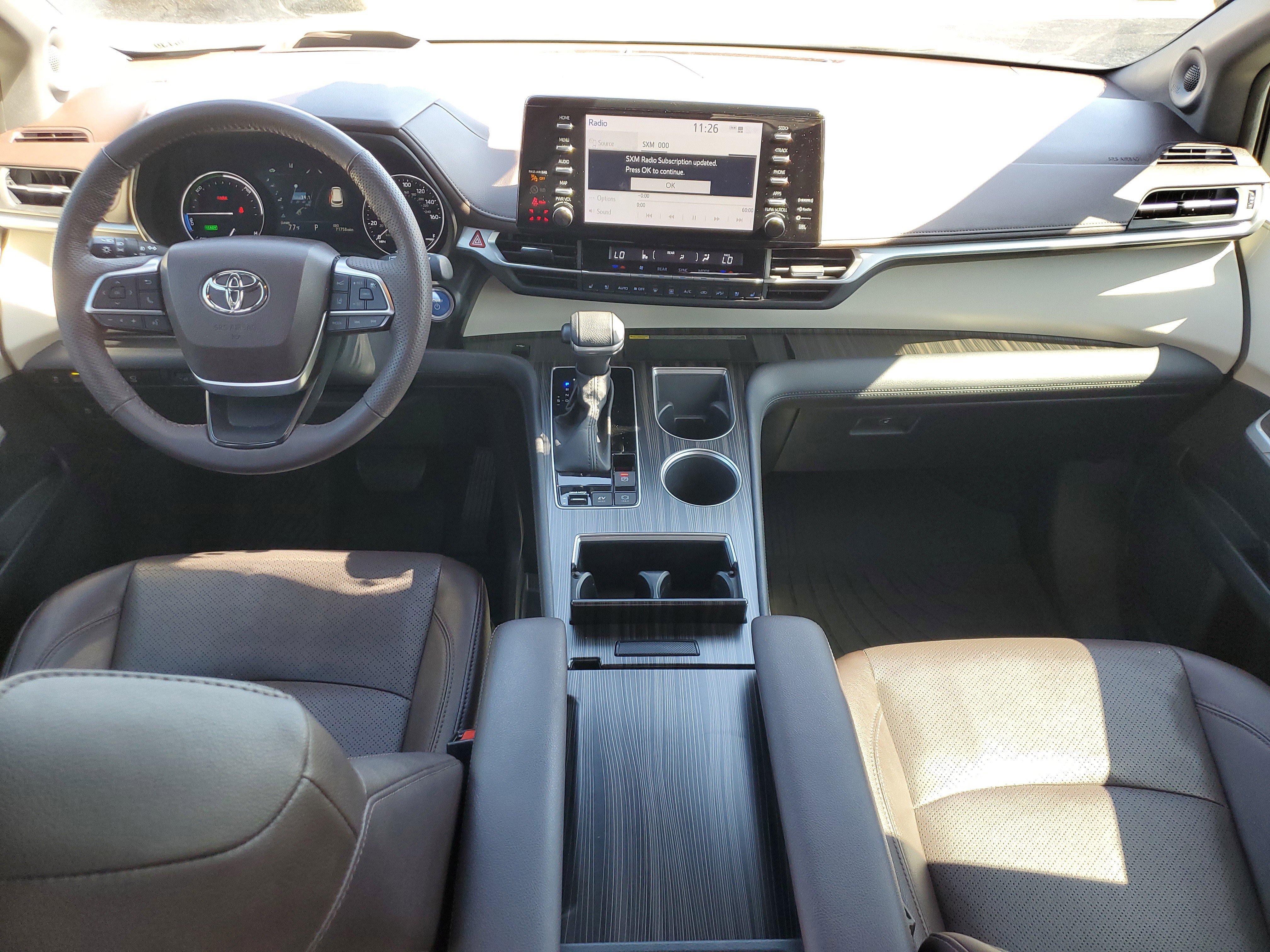 Used 2023 Toyota Sienna Platinum image 14