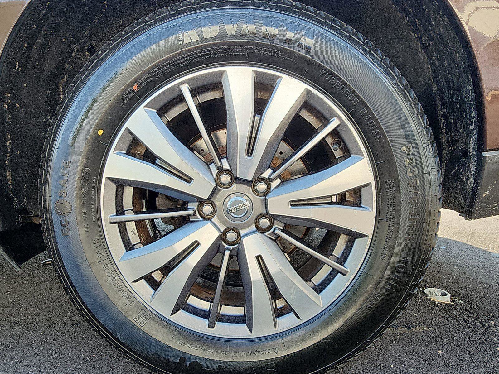 Used 2020 Nissan Pathfinder SL image 9