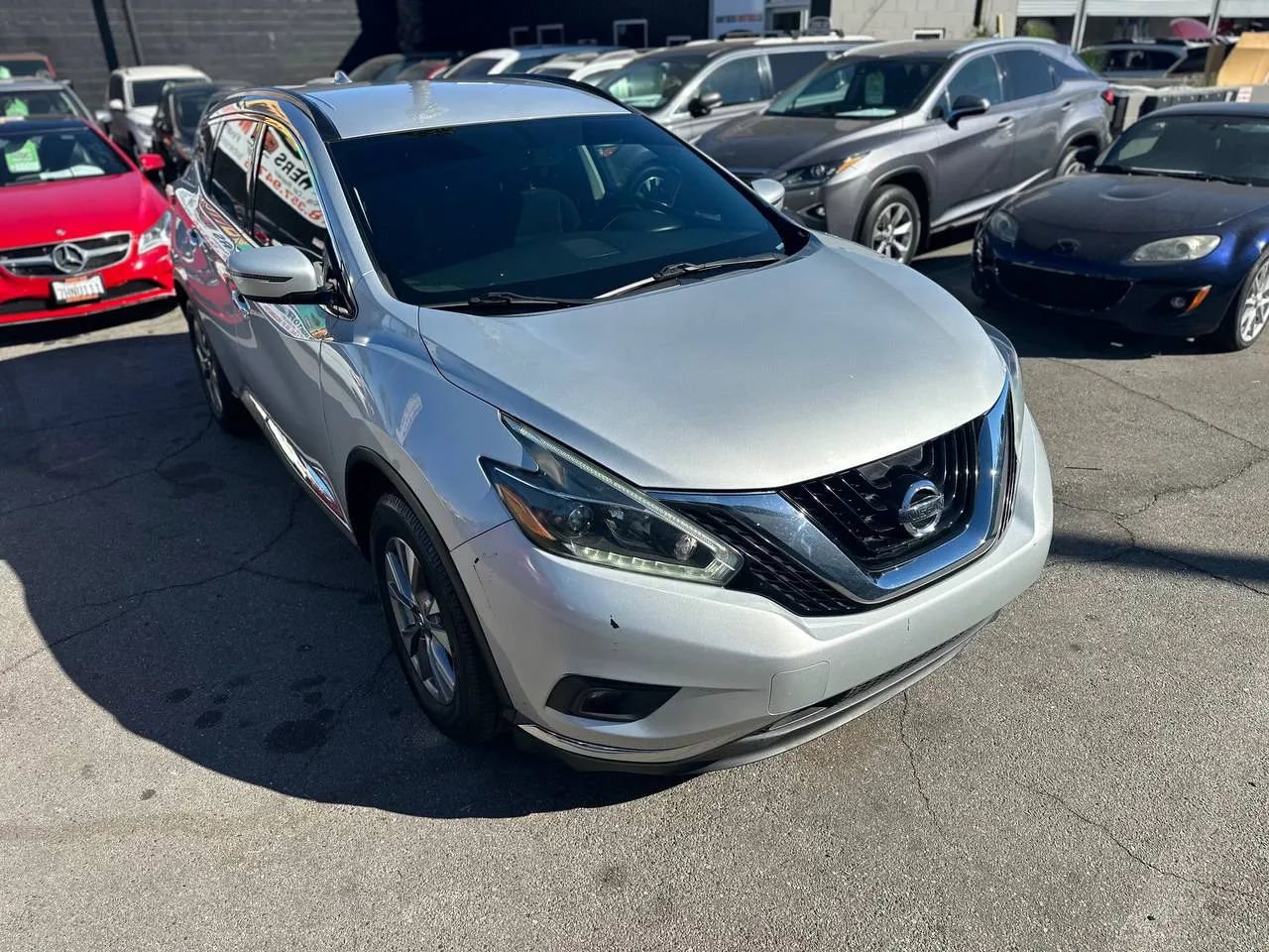 Used 2018 Nissan Murano SV image 2