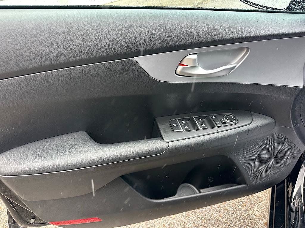 Used 2024 Kia Forte LXS FWD image 13