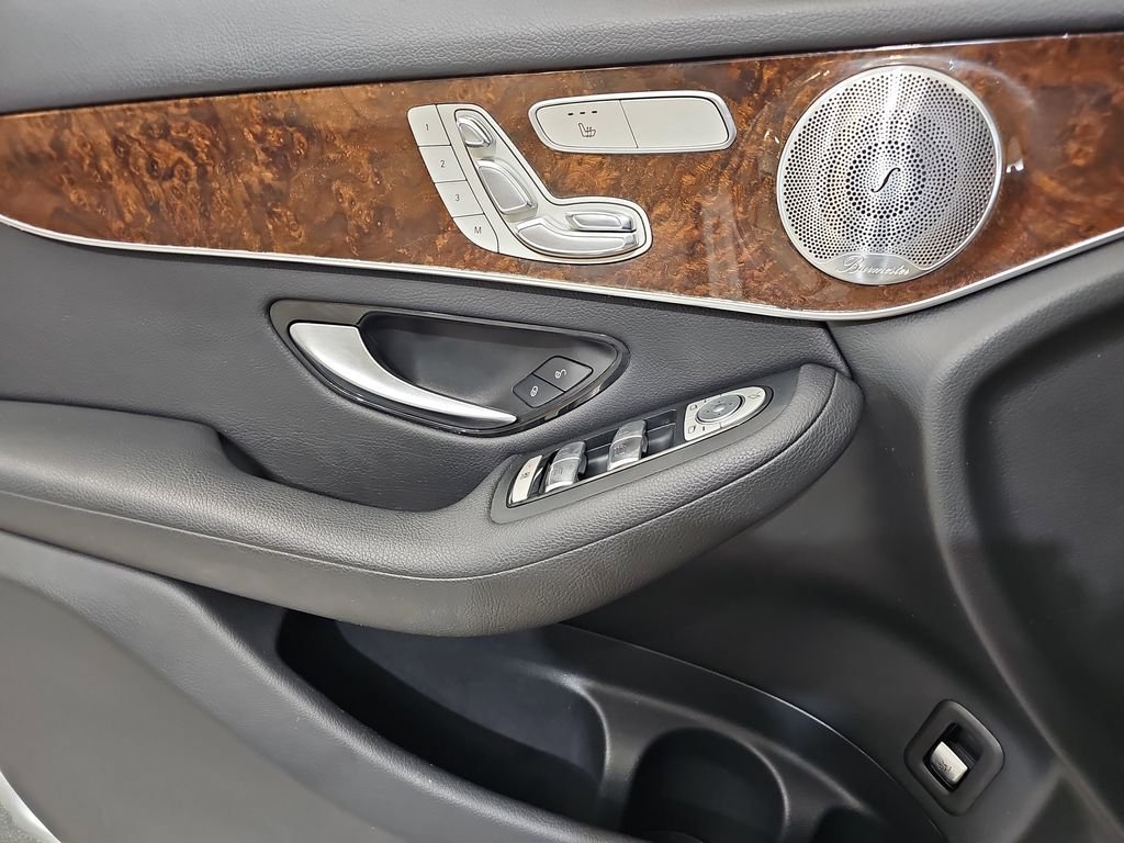 Used 2016 Mercedes-Benz GLC 300 4MATIC image 30