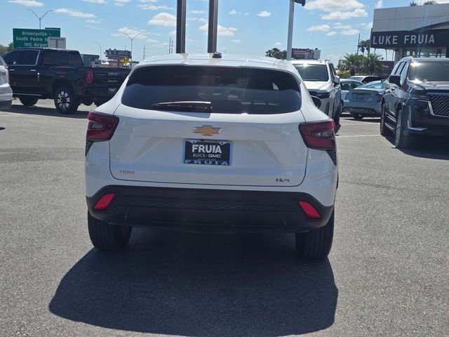 Used 2025 Chevrolet Trax LS w/ LS Convenience Package image 7