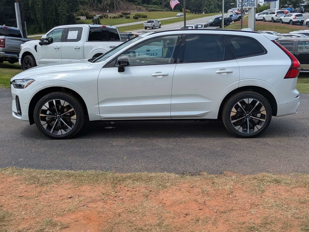 New 2026 Volvo XC60 B5 Plus w/ Protection Package Premier AWD/4WD image 3