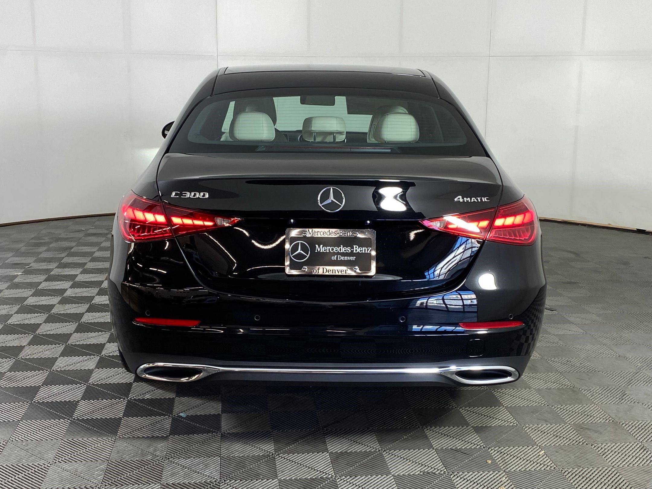 Used 2025 Mercedes-Benz C 300 4MATIC Sedan image 9