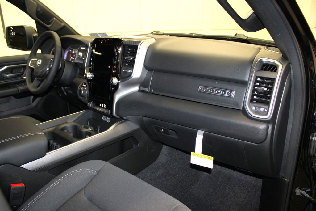 New 2026 RAM 1500 4x4 Crew Cab image 28