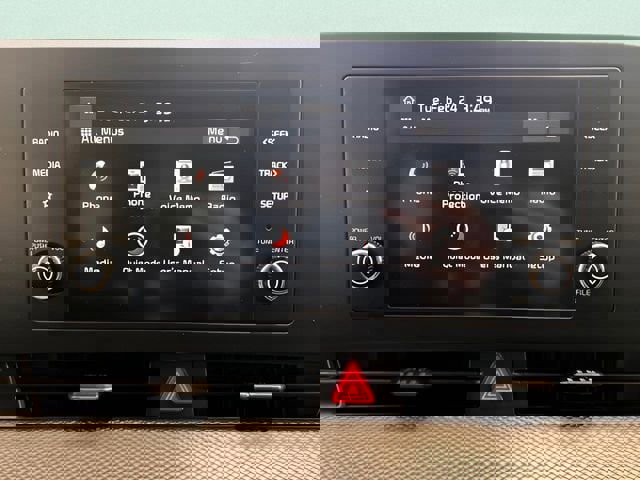 Used 2025 Kia Sportage LX image 19