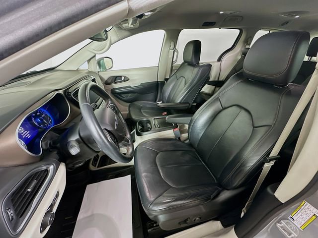Used 2018 Chrysler Pacifica Touring-L Plus w/ Tire & Wheel Group image 22
