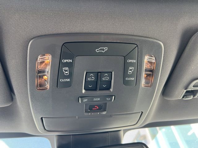 Used 2024 Toyota Sienna XSE image 12