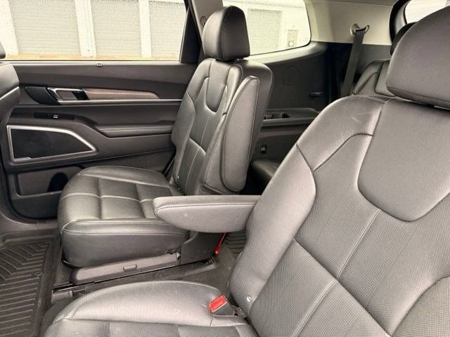 Used 2022 Kia Telluride EX w/ EX Premium Package FWD image 14