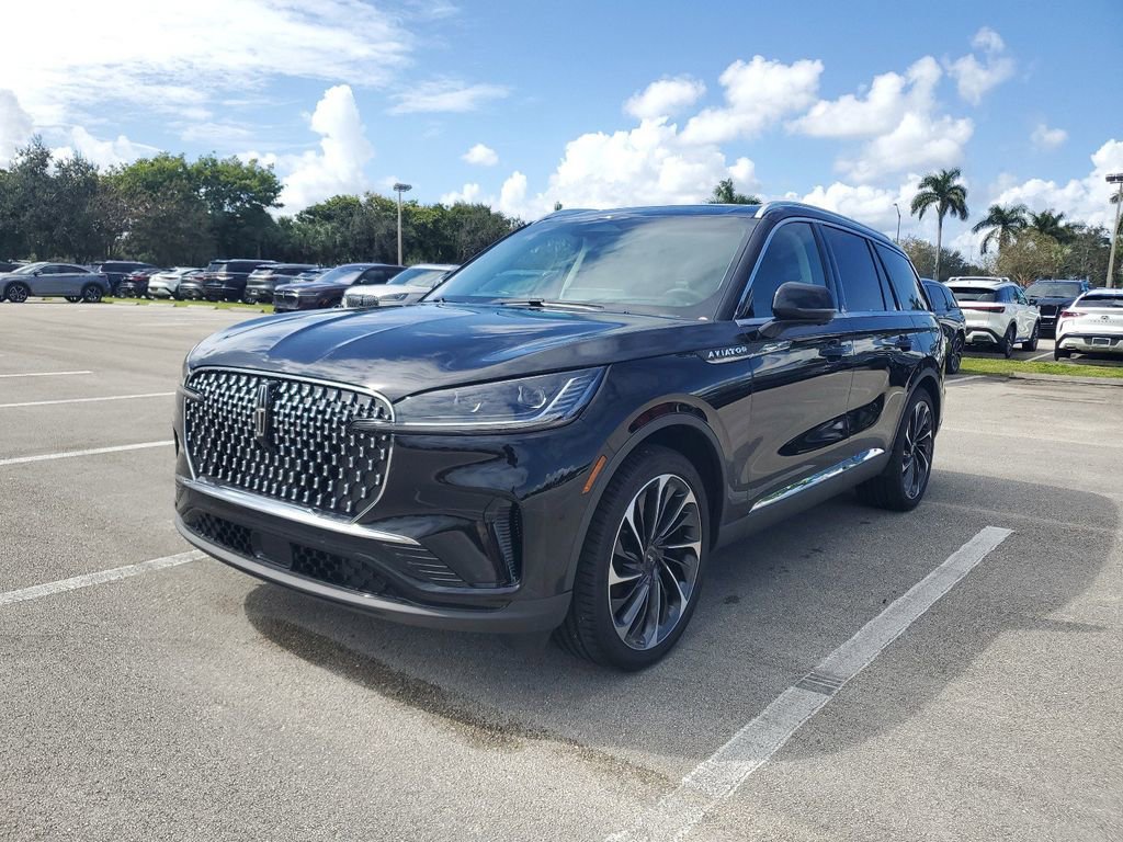 New 2025 Lincoln Aviator Reserve w/ Luxury Package RWD image 2
