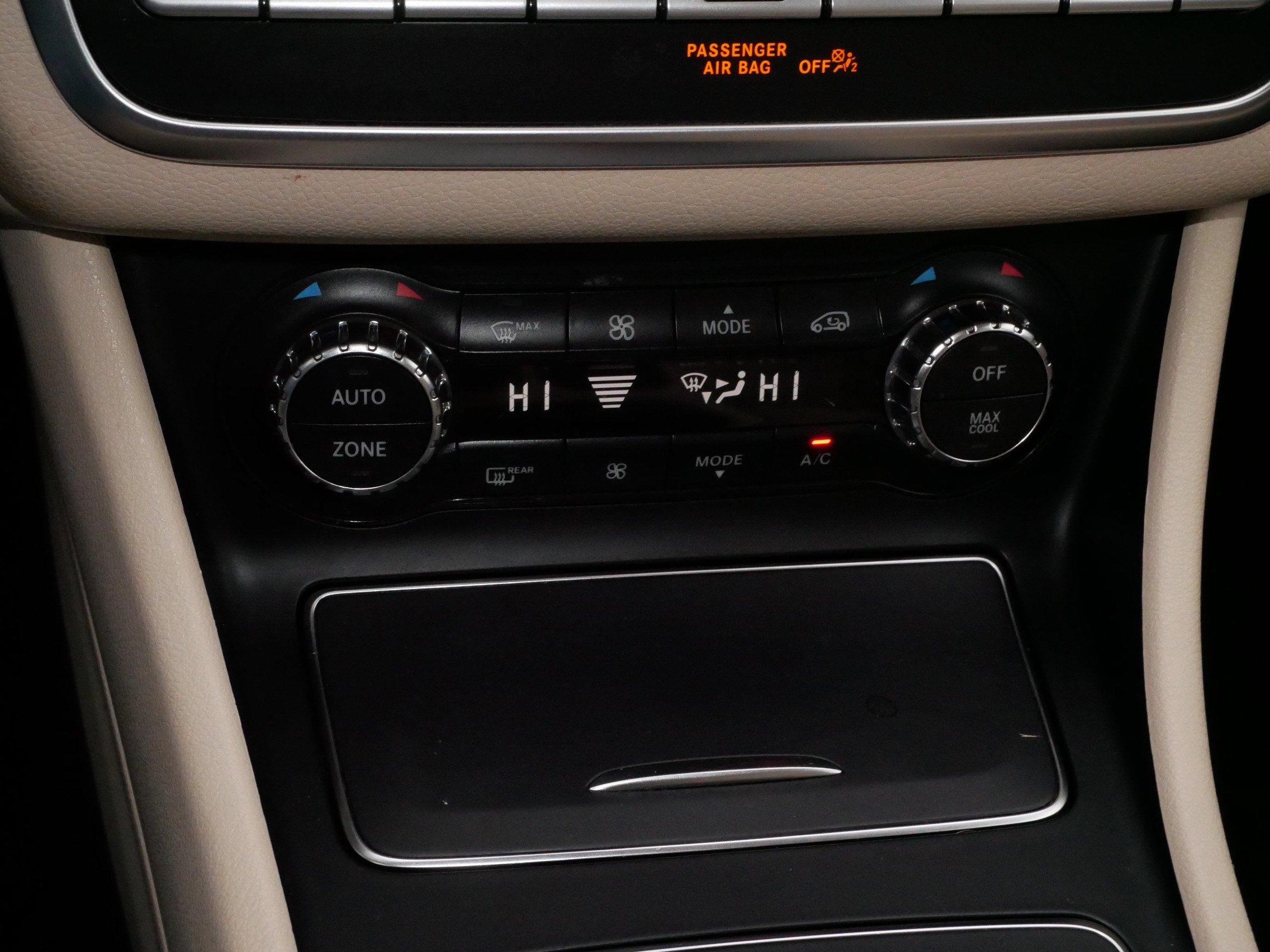 Used 2019 Mercedes-Benz GLA 250 4MATIC image 24