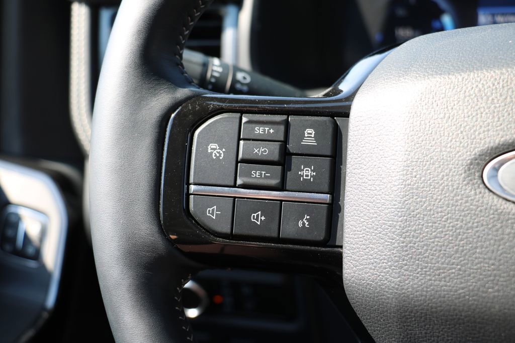 Used 2023 Ford F150 Lightning Platinum image 10