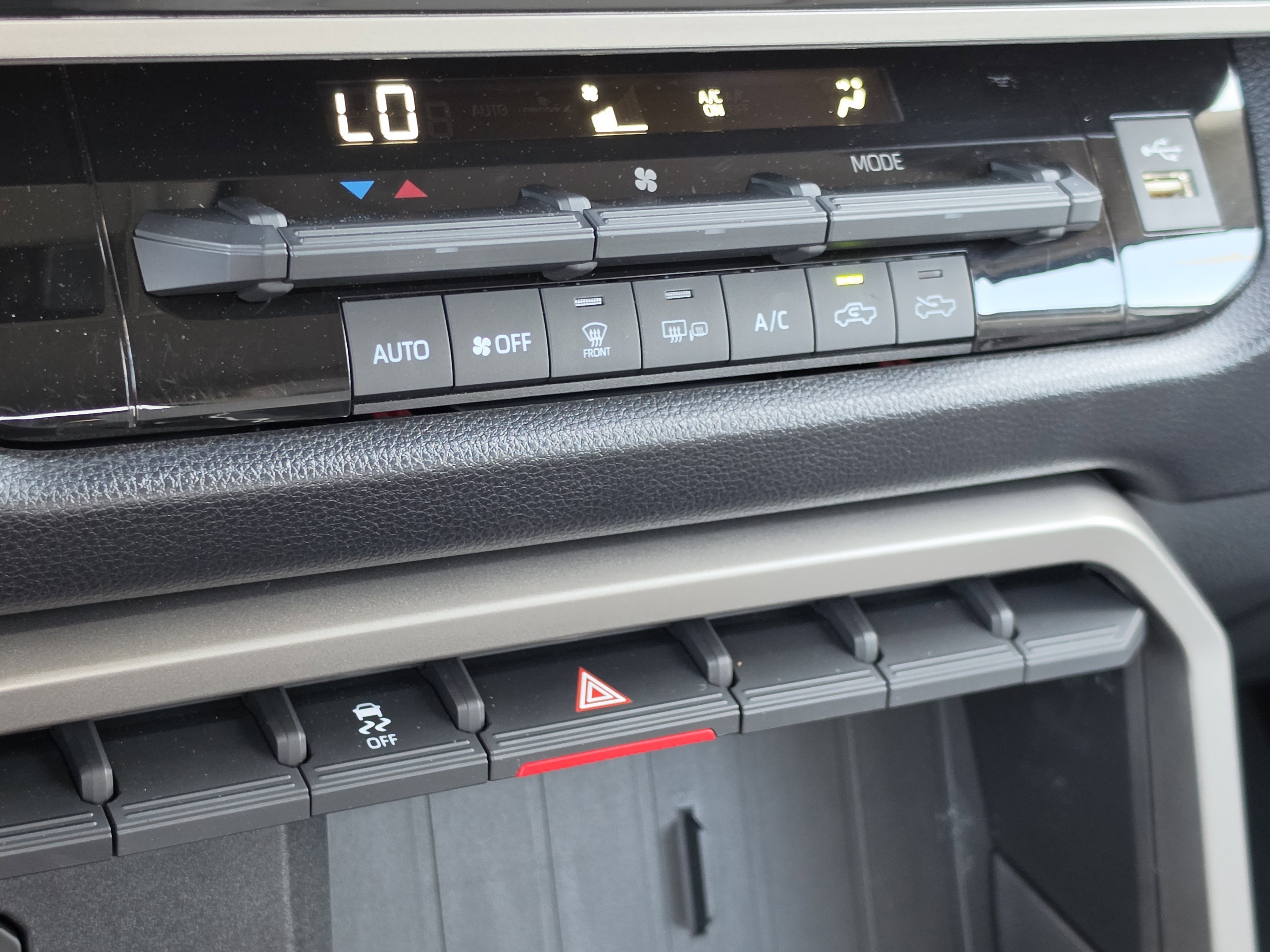 Used 2023 Toyota Tundra SR5 w/ SR5 Convenience Package AWD/4WD image 21