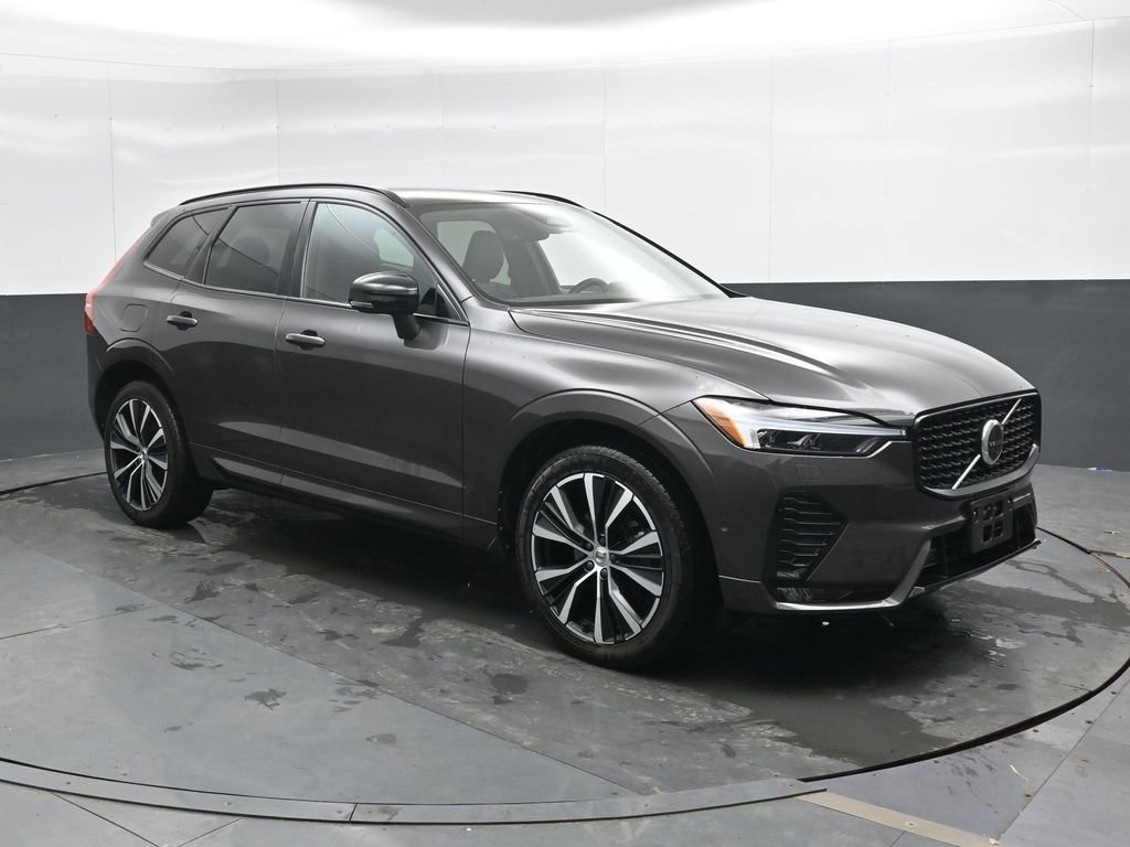 Certified 2023 Volvo XC60 B5 Plus w/ Climate Package AWD/4WD image 4