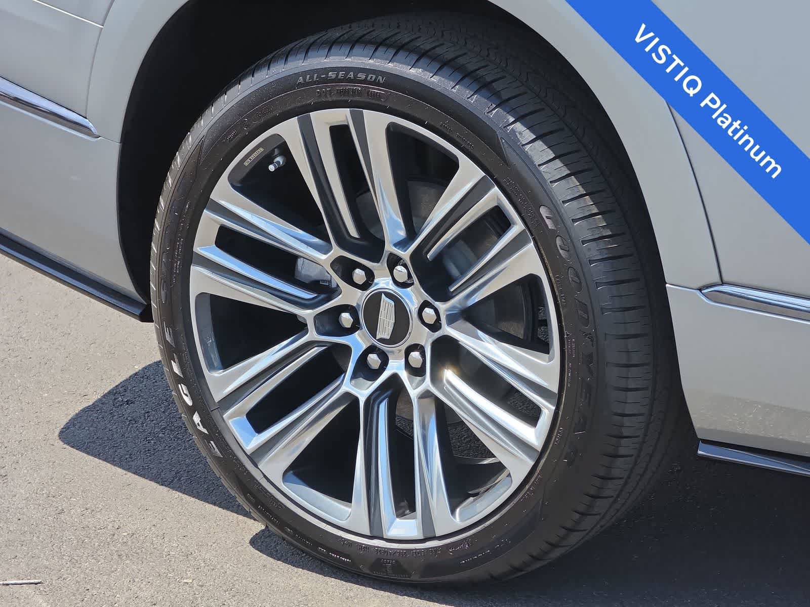 Used 2026 Cadillac Vistiq Platinum w/ LPO, Floor Liner Package AWD/4WD image 11