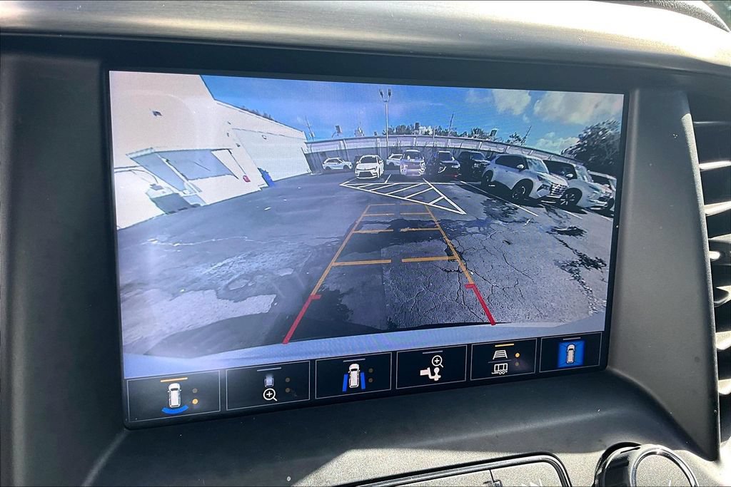 Used 2022 GMC Acadia SLT w/ Technology Package FWD image 14