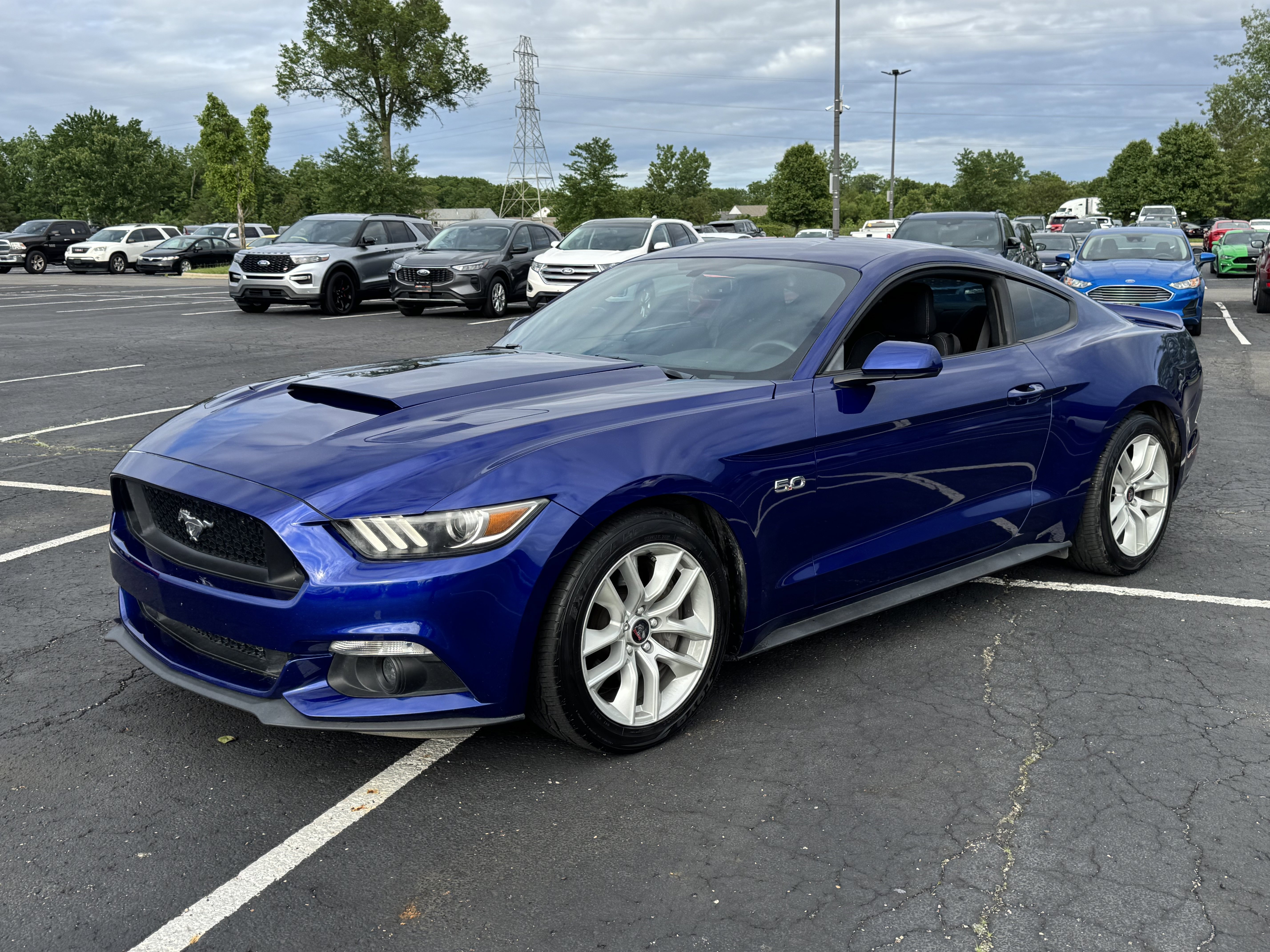 Used 2015 Ford Mustang GT RWD image 3
