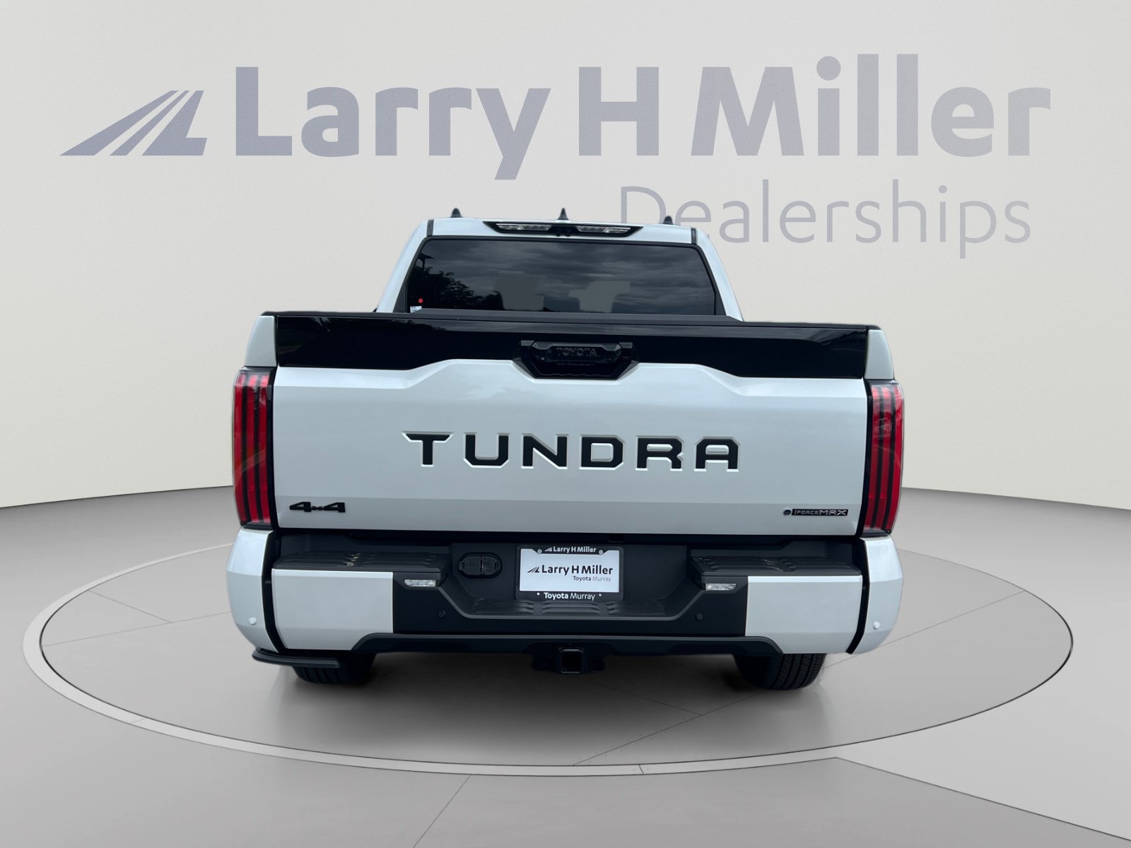 New 2026 Toyota Tundra Platinum w/ Tow Tech Package AWD/4WD image 4