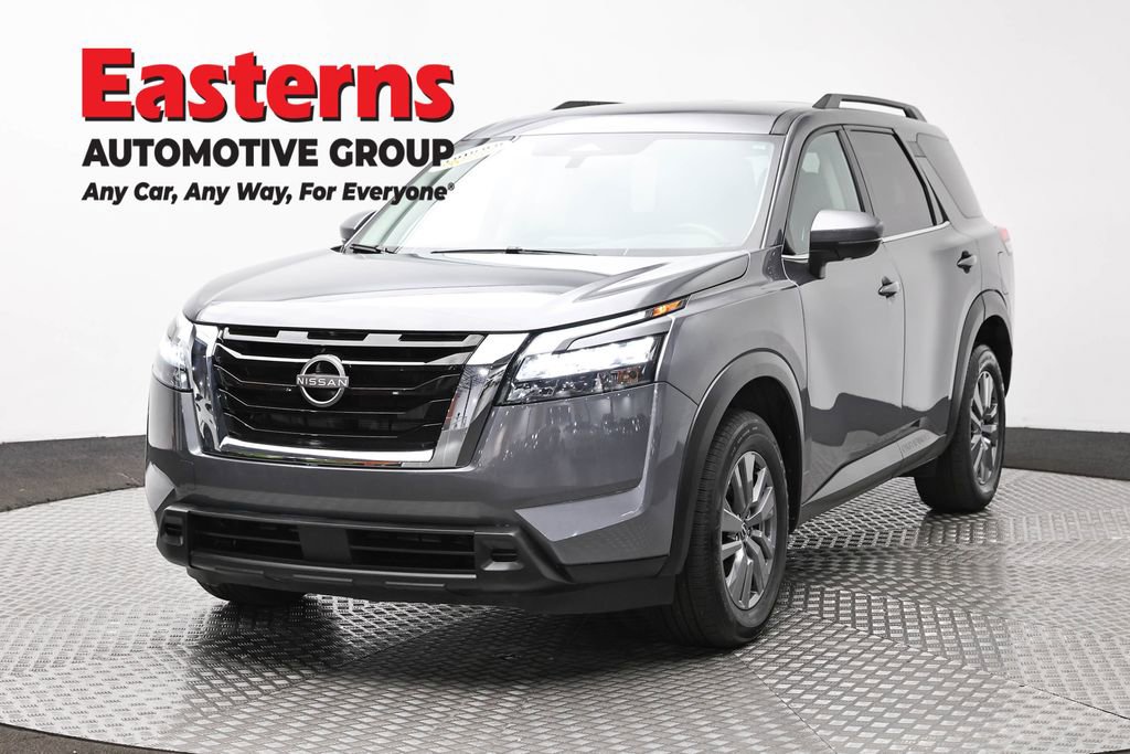 Used 2024 Nissan Pathfinder SV