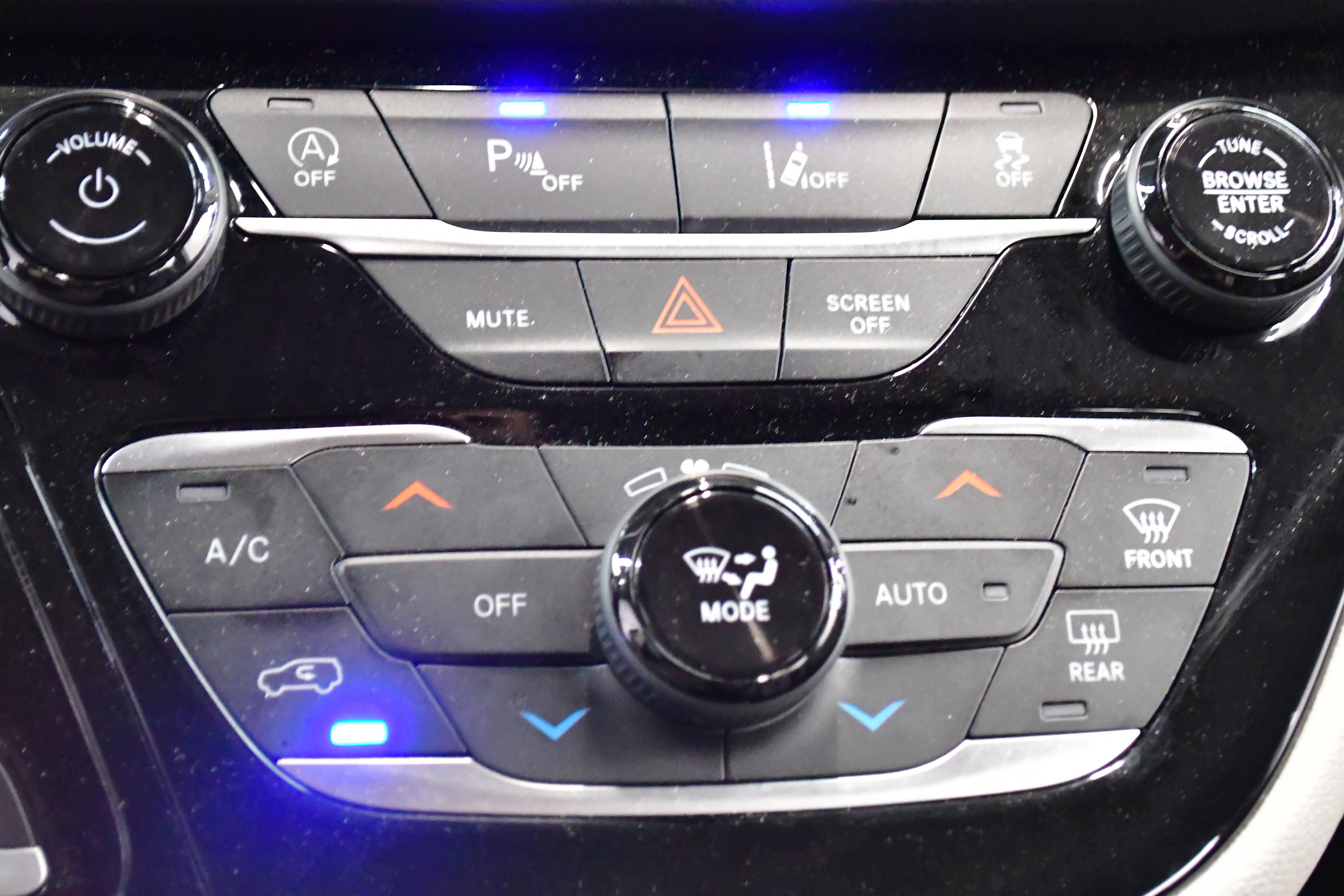 Used 2023 Chrysler Pacifica Touring-L FWD image 30
