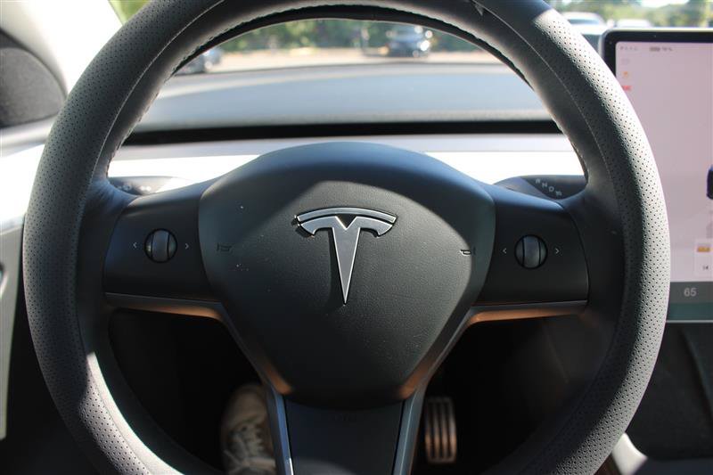 Used 2023 Tesla Model Y Performance AWD/4WD image 10