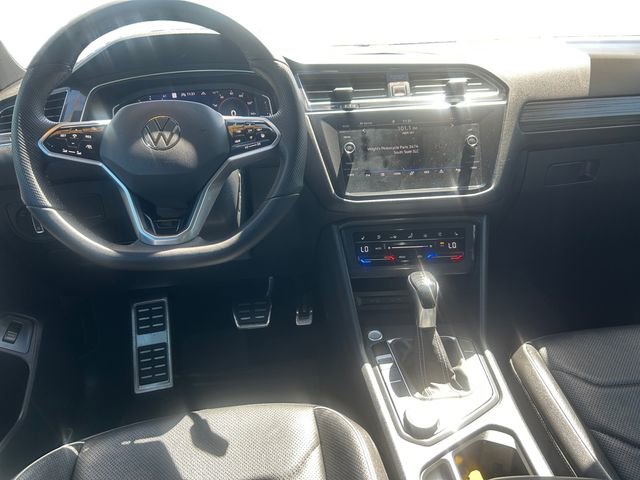 Used 2022 Volkswagen Tiguan SEL R-Line AWD/4WD image 12