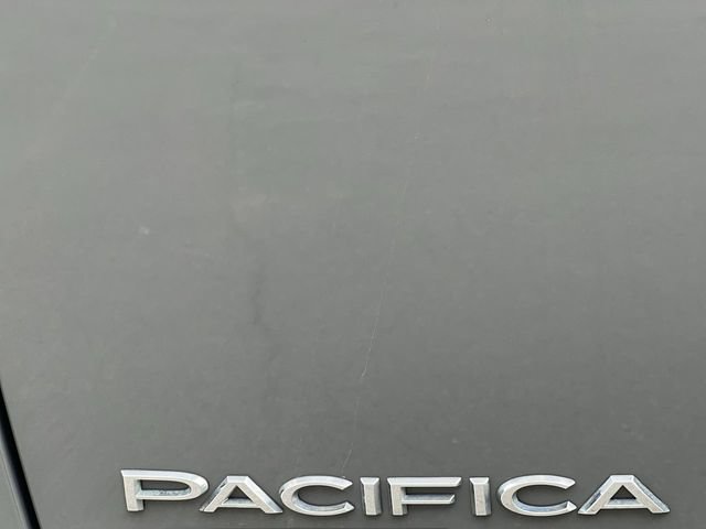 Used 2022 Chrysler Pacifica Limited FWD image 19