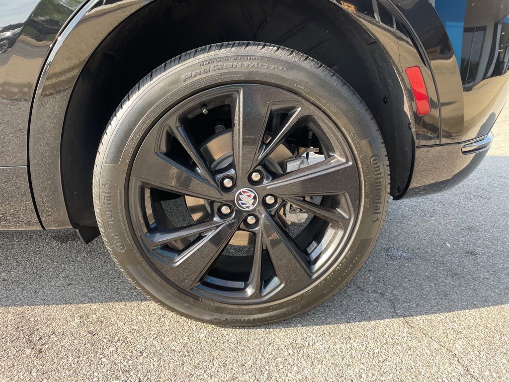 Used 2022 Buick Envision Essence w/ Sport Touring Package image 19