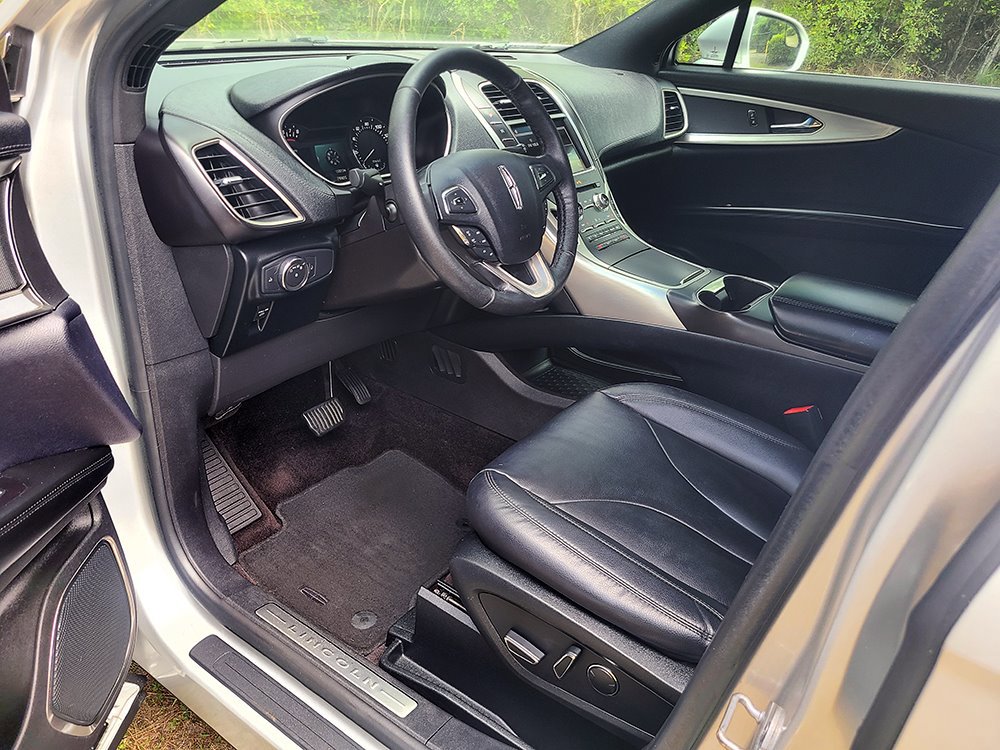 Used 2017 Lincoln MKX Premiere image 12