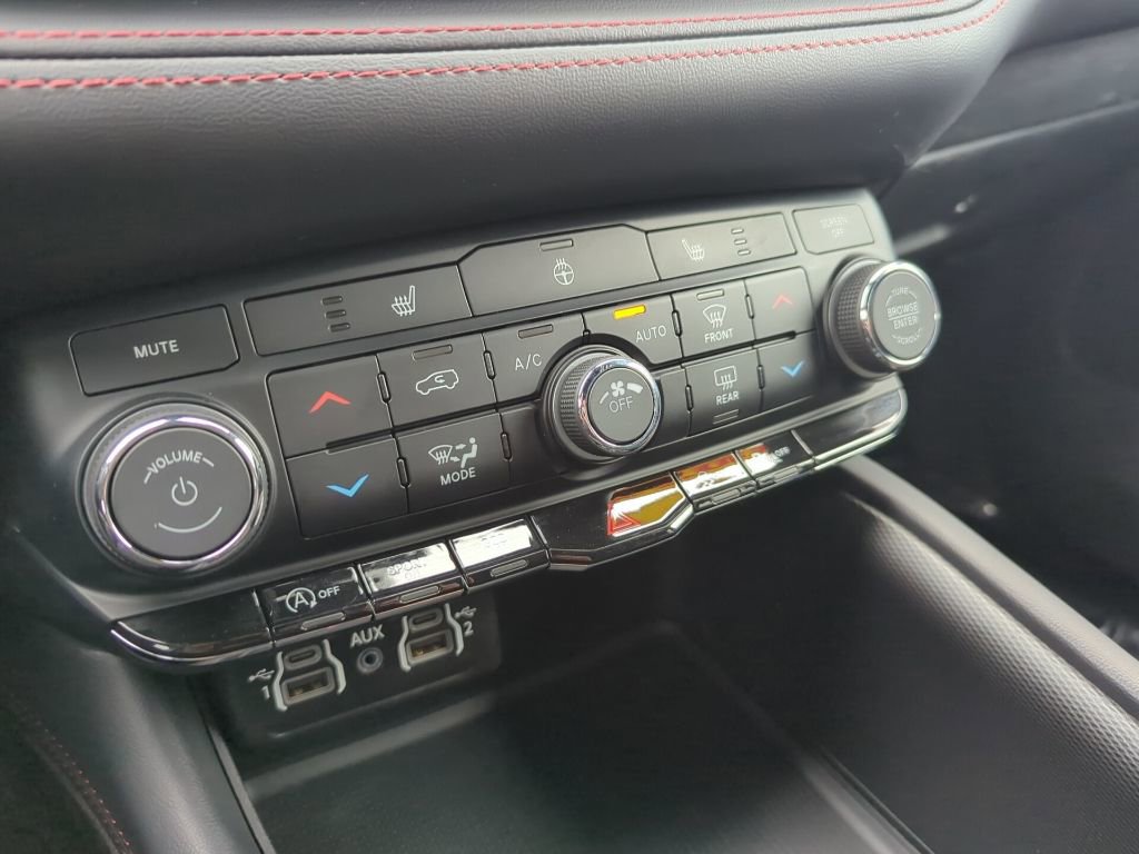 Used 2024 Dodge Durango GT image 19