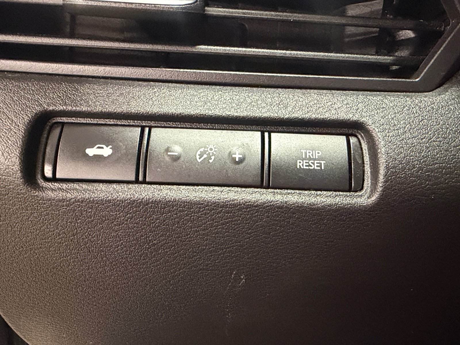 Used 2024 Nissan Altima 2.5 SR FWD image 24