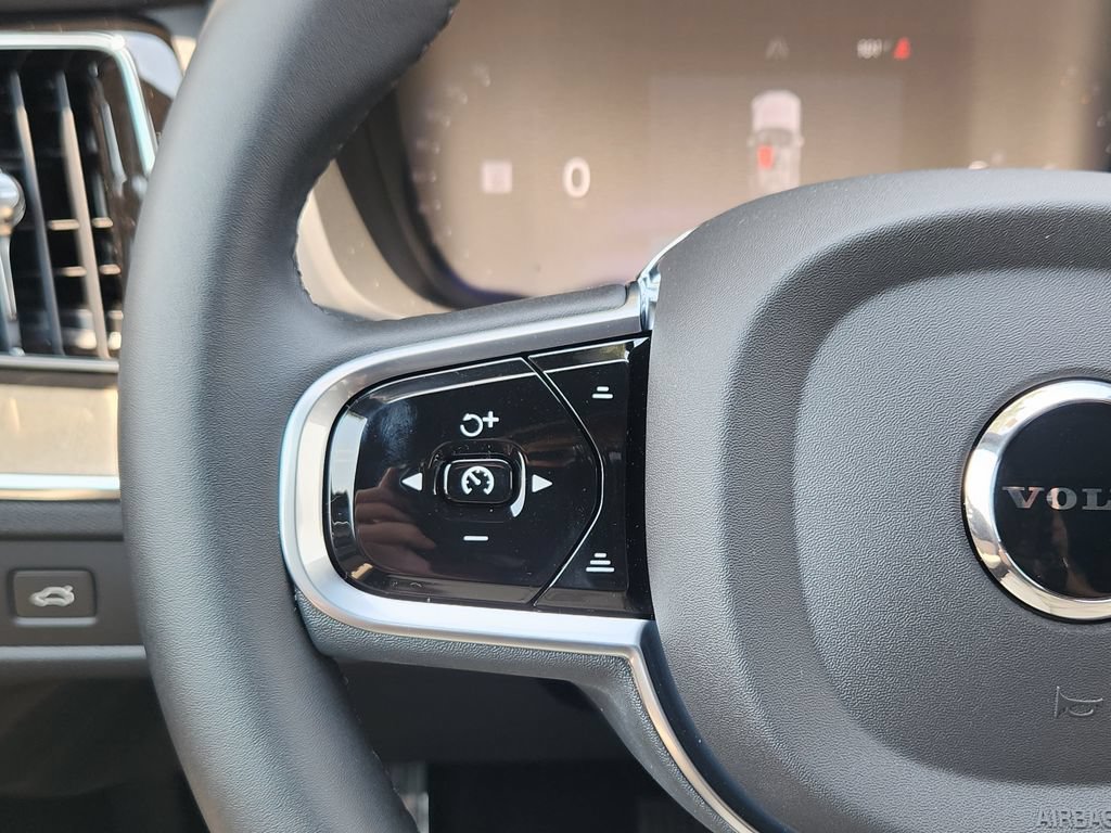New 2026 Volvo XC60 B5 Plus w/ Protection Package Premier AWD/4WD image 17