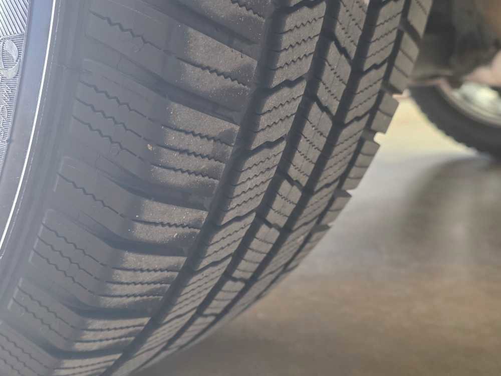 Used 2018 Ford Explorer XLT w/ Equipment Group 202A image 10