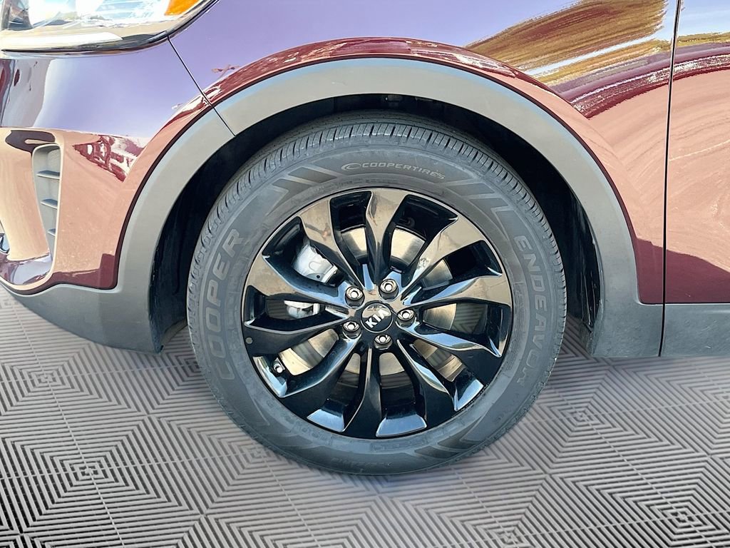 Used 2020 Kia Sorento S FWD image 11