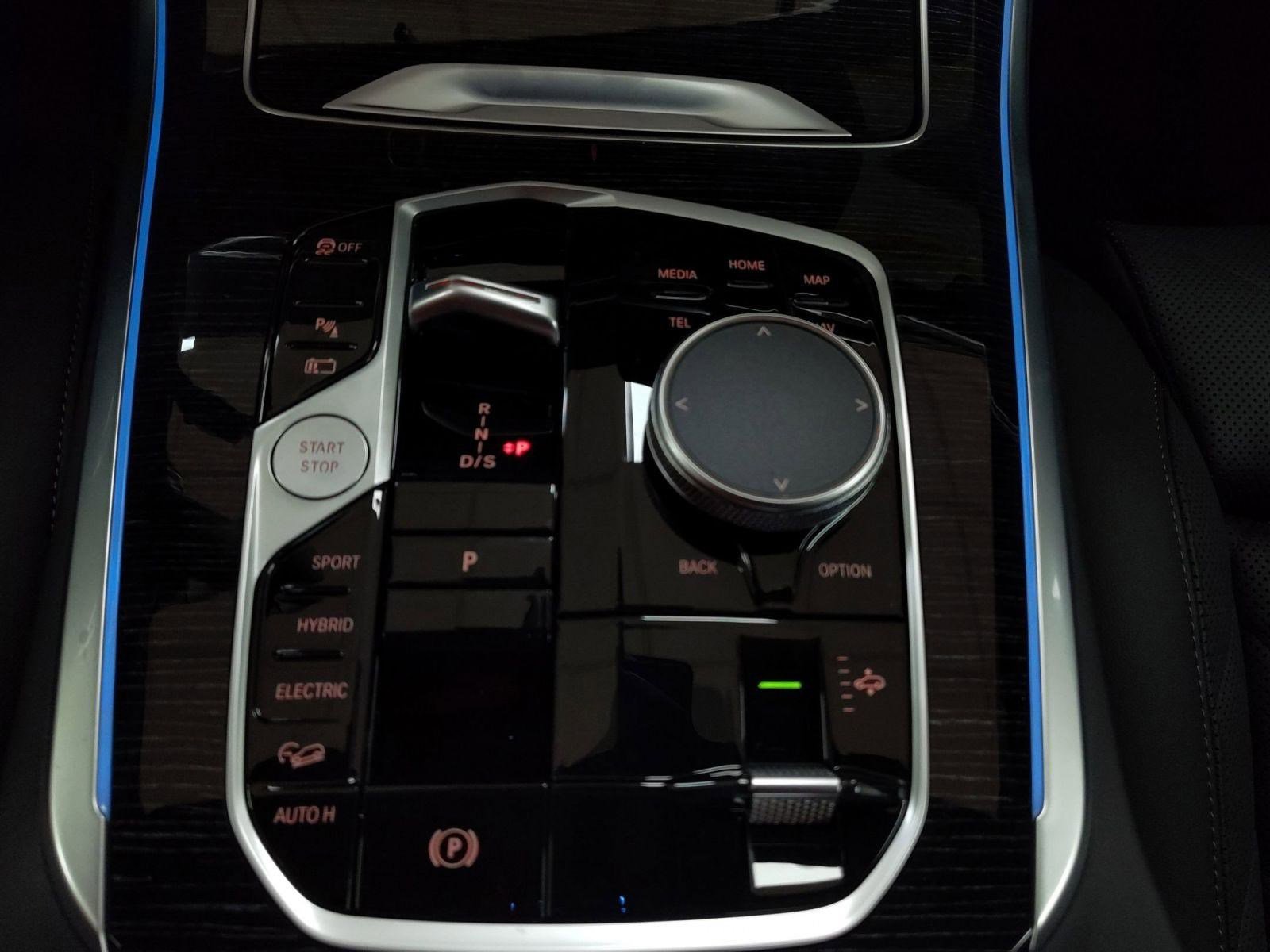 New 2026 BMW X5 xDrive50e w/ M Sport Package image 15