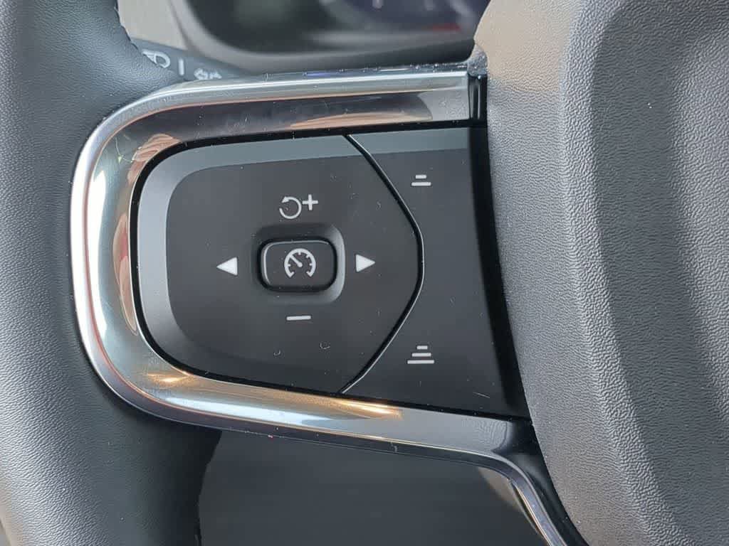 Certified 2026 Volvo XC40 B5 Core w/ Protection Package Premier AWD/4WD image 22