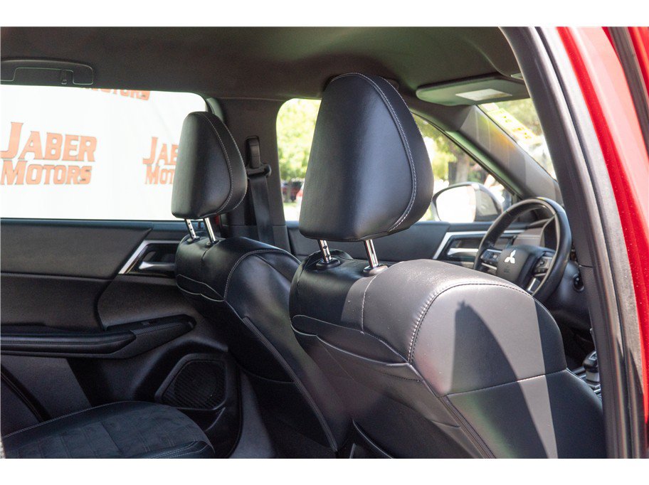 Used 2023 Mitsubishi Outlander SE Black Edition AWD/4WD image 4