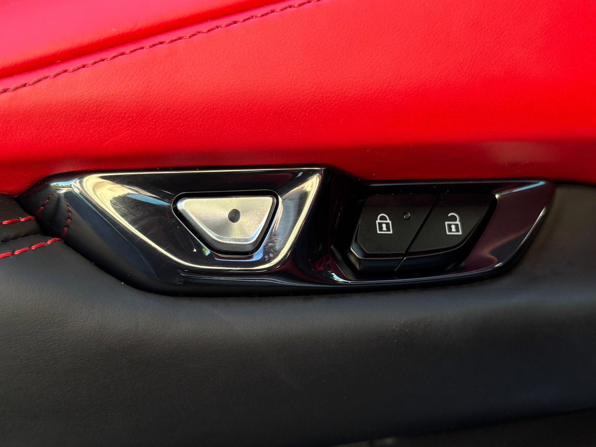 Used 2024 Chevrolet Corvette Stingray Premium Conv w/ Stealth Interior Trim Package RWD image 44