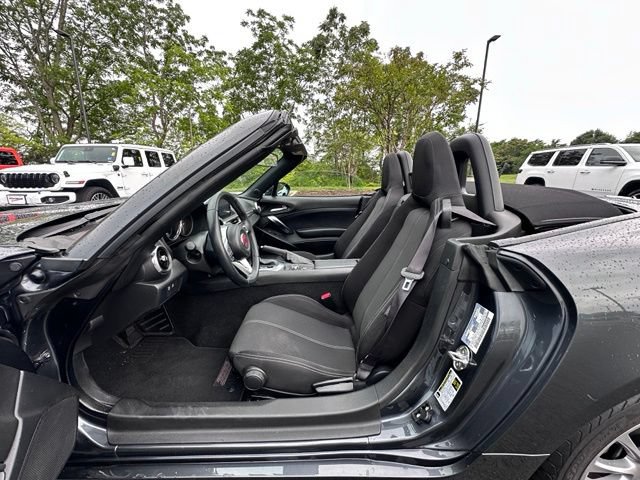 Used 2017 FIAT 124 Spider Classica RWD image 25