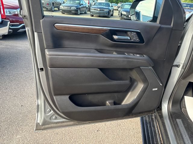 Used 2025 Chevrolet Suburban High Country AWD/4WD image 7