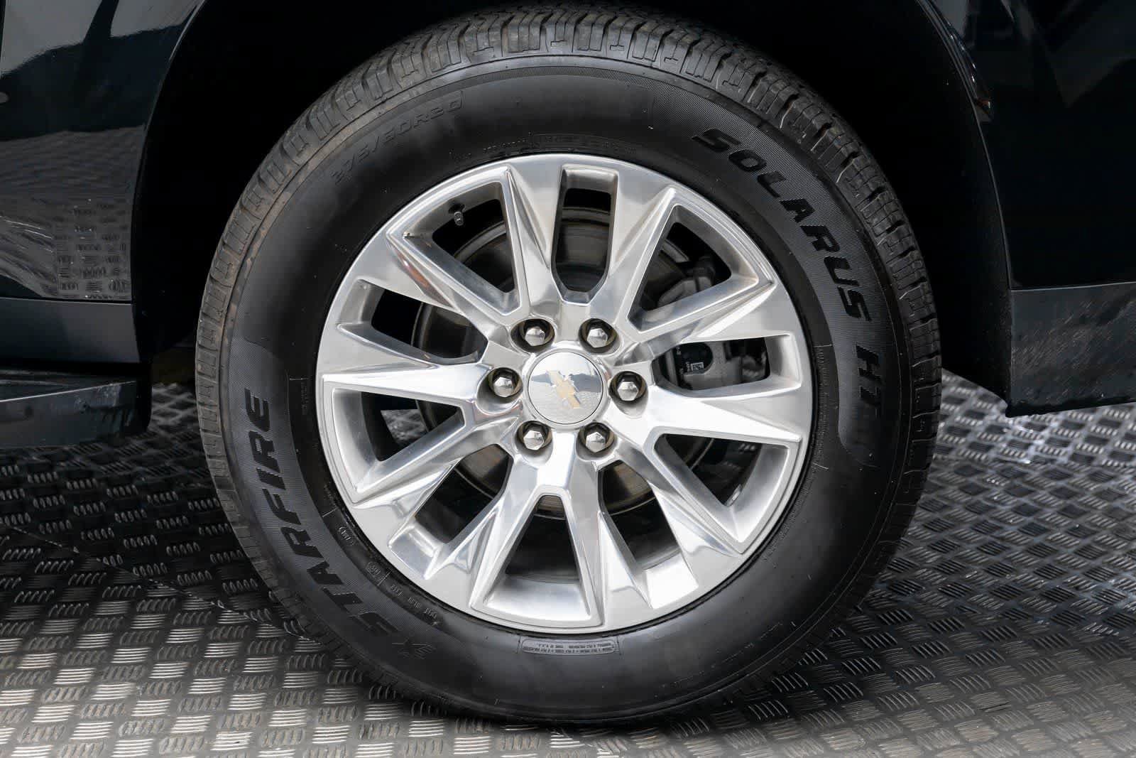 Used 2024 Chevrolet Suburban Premier AWD/4WD image 45