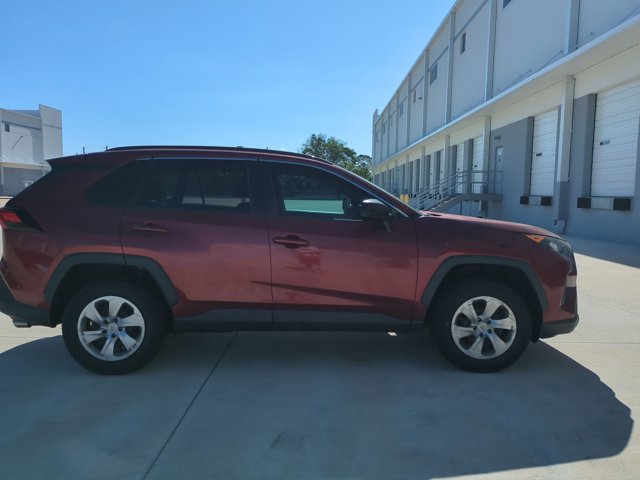 Certified 2021 Toyota RAV4 LE AWD/4WD image 4