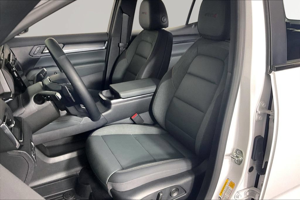 Used 2026 GMC Terrain AT4 w/ LPO, Floor Liner Package AWD/4WD image 18