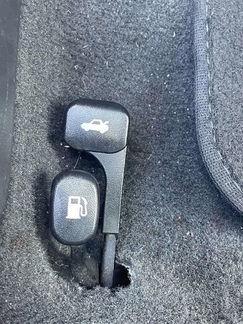 Used 2014 Hyundai Elantra SE image 16