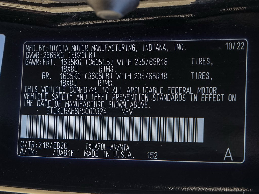 Used 2023 Toyota Highlander XLE FWD image 34