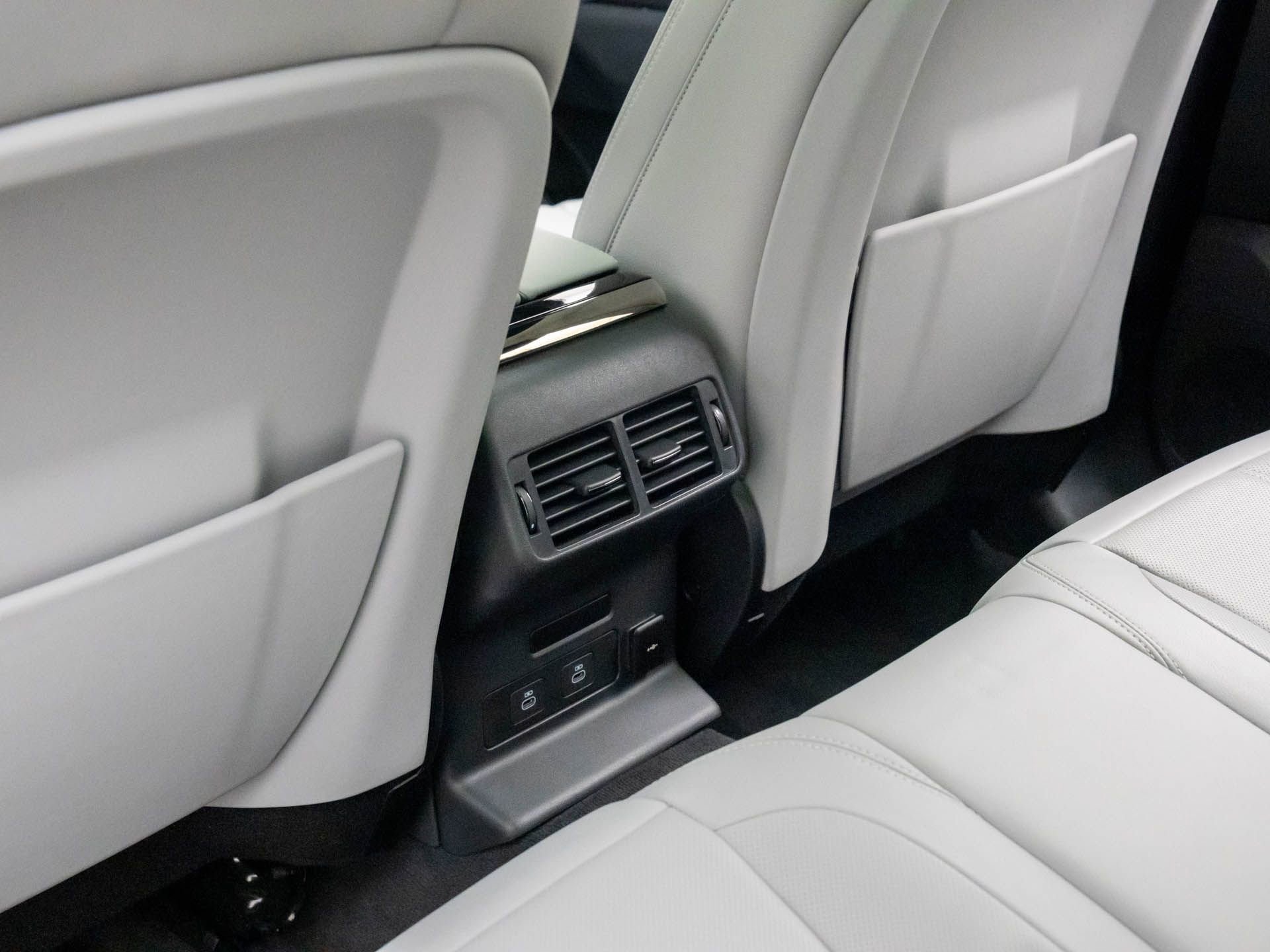 Used 2024 Land Rover Range Rover Velar Dynamic SE image 15