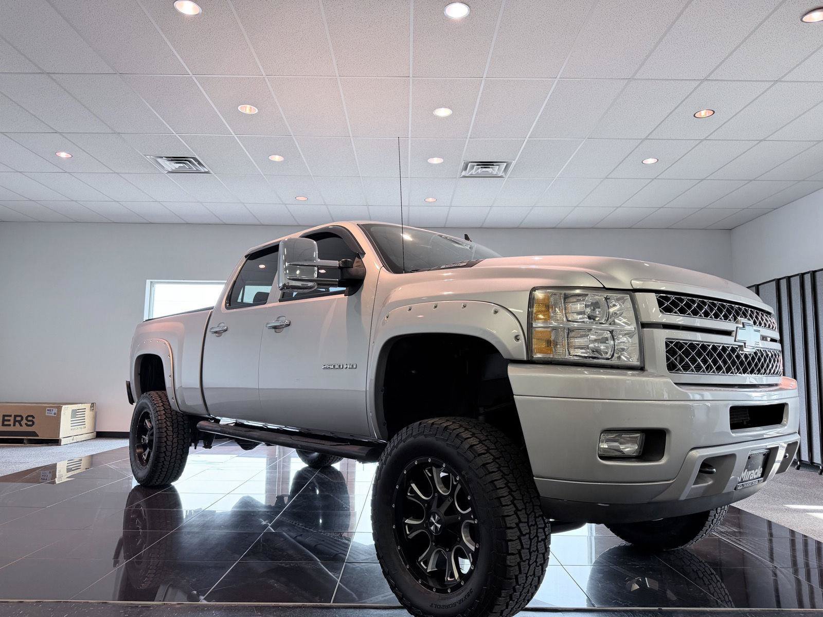 Used 2014 Chevrolet Silverado 2500 LTZ w/ LTZ Plus Package AWD/4WD image 9